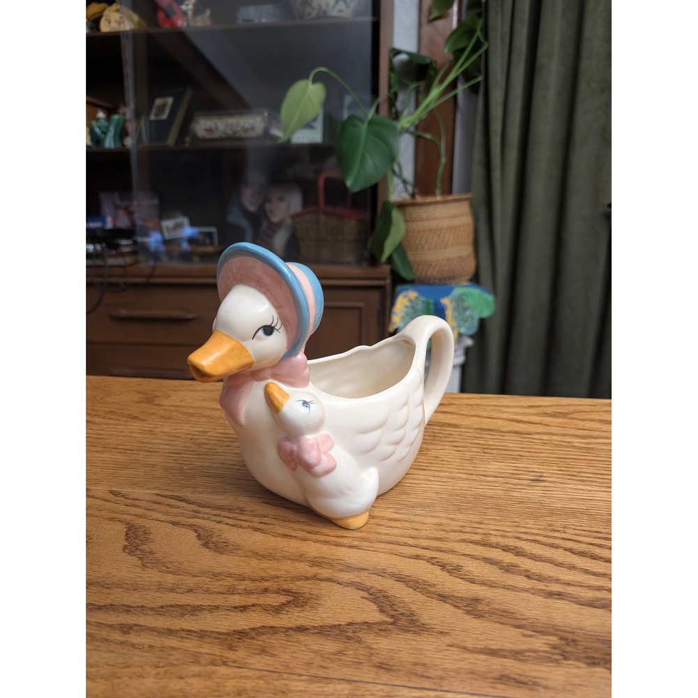 Teleflora Vintage Ceramic Duck with Duckling Planter Creamer Blue Bonnet Pink